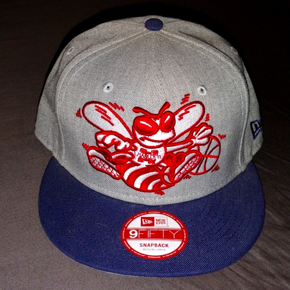 Charlotte Hornets NewEra 9Fifty SnapBack Hat Made by NBA Hardwood Classics M-L - Picture 7 of 12